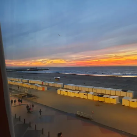 Апартаменты By The Sea Near Marina *