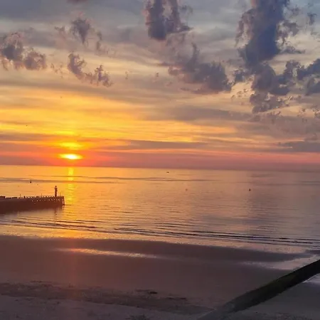 By The Sea Near Marina Бланкенберге