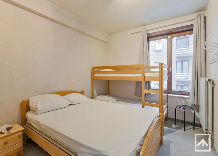 By The Sea Near Marina 布兰肯贝赫