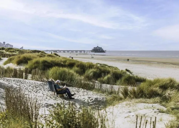 By The Sea Near Marina 公寓